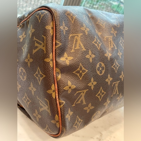 Louis Vuitton Vintage Monogram Speedy 35, clean inside, EUC - Picture 11 of 17